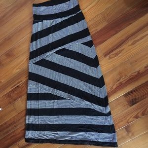 Studio M Black & White Soft Stretch Maxi Skirt